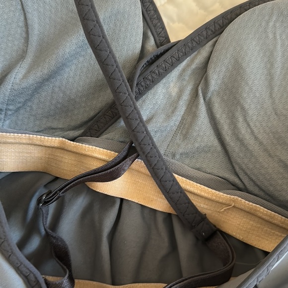 Lululemon tank. - Picture 7 of 7